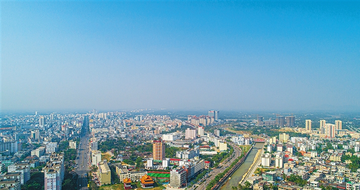 万城镇（海南省万宁市）